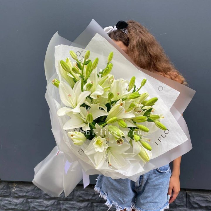 Букет  лилий "Воздушный"  в Волжские