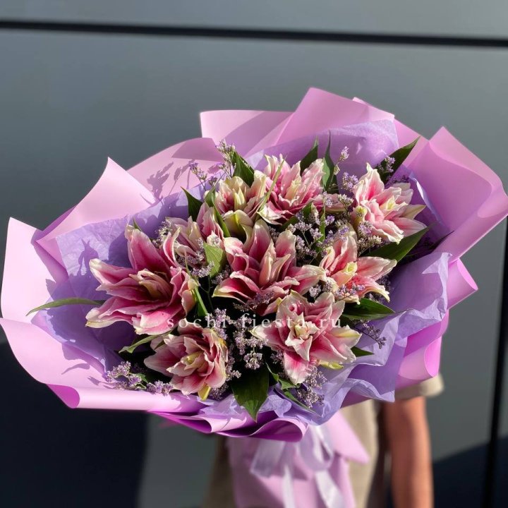 Букет пионовидных лилий №4 в Волжские