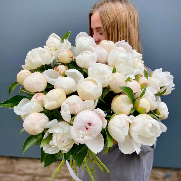 Охапка пионов в Волжские