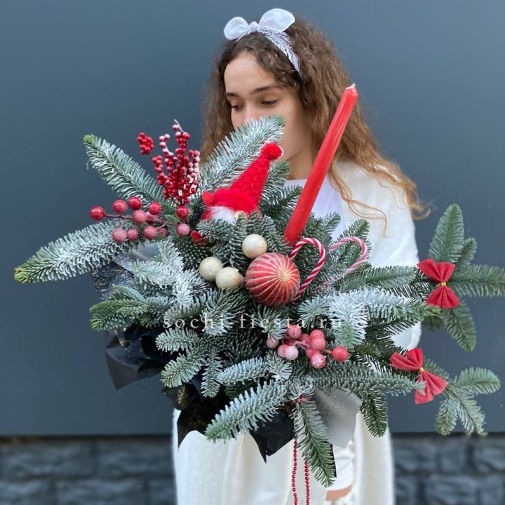 Композиция в бокале красная в Волжские