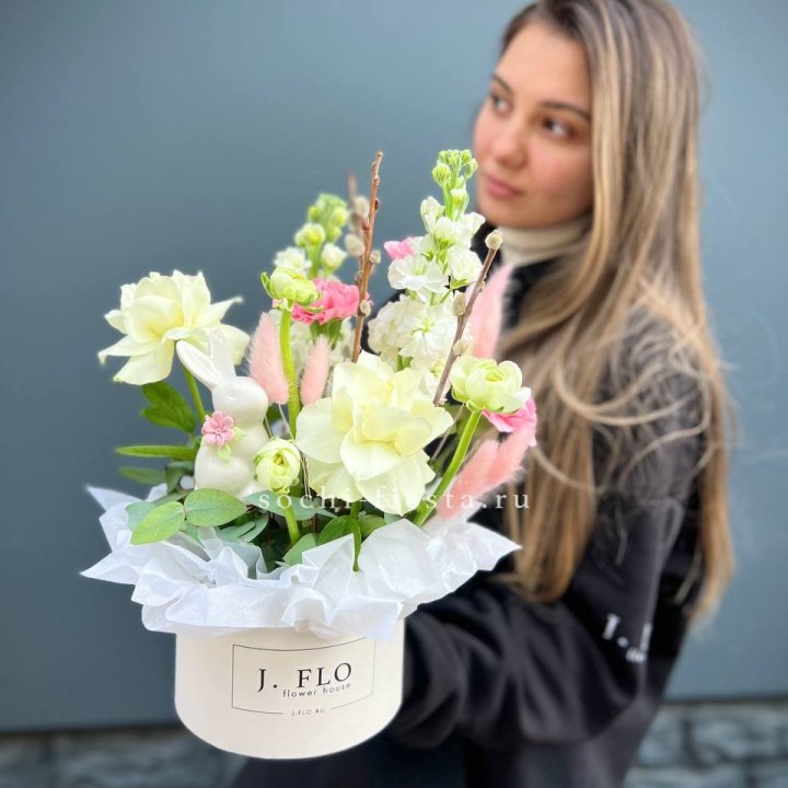 Цветочный бокс "Пасхальная композиция" в Волжские