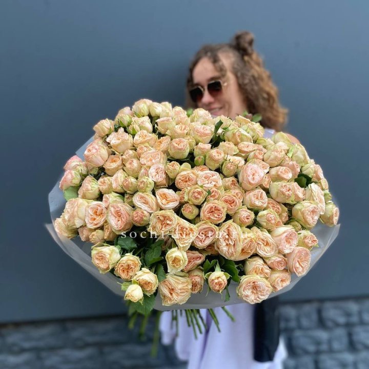 51 пионовидная роза в Волжские