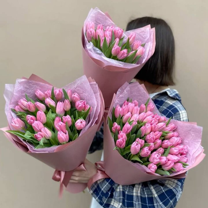 Букет розовых тюльпанов в Волжские