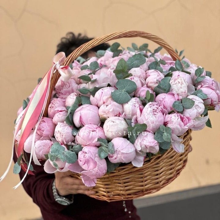 Корзина пионов "75" в Волжские