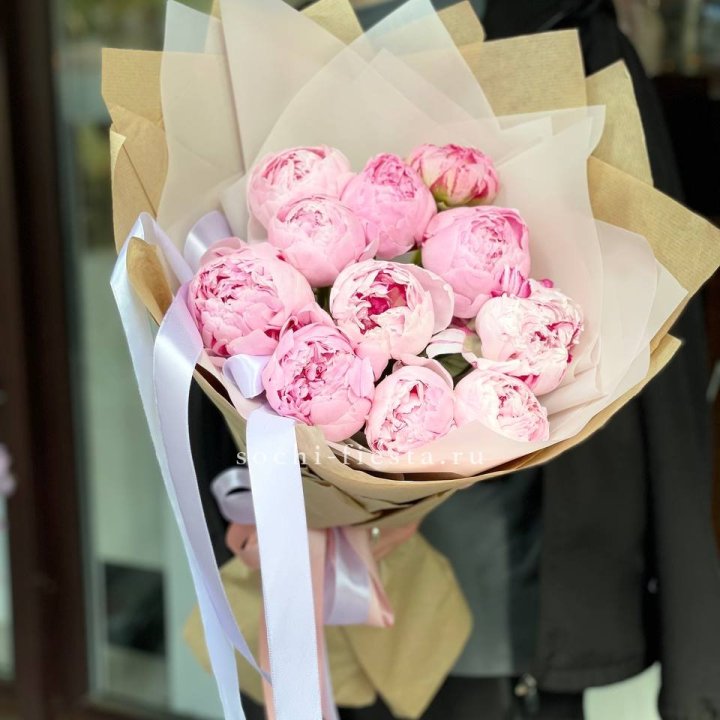 11 пионов в оформлении в Волжские