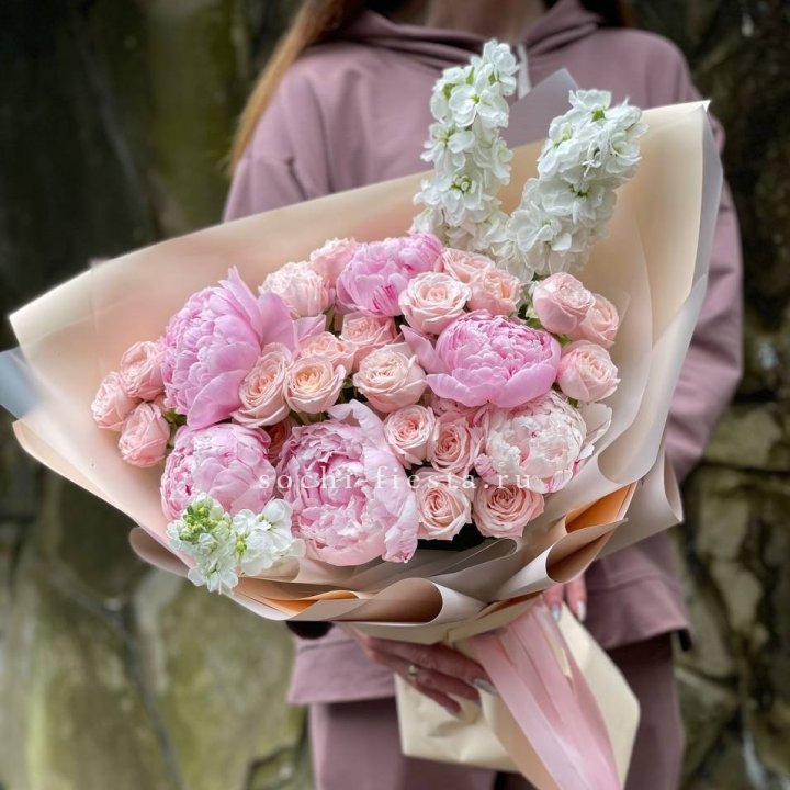 Букет с пионами №1 в Волжские