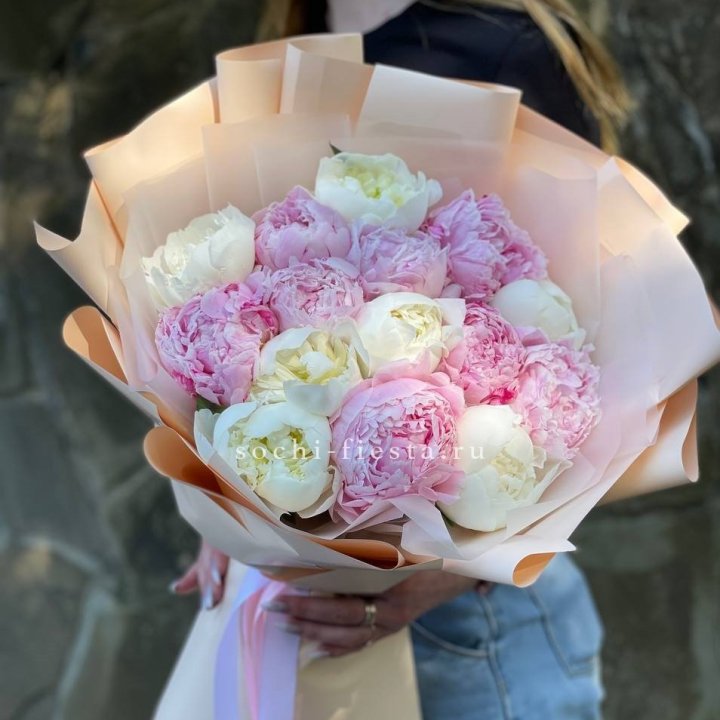Букет 15 зефирных пионов в Волжские