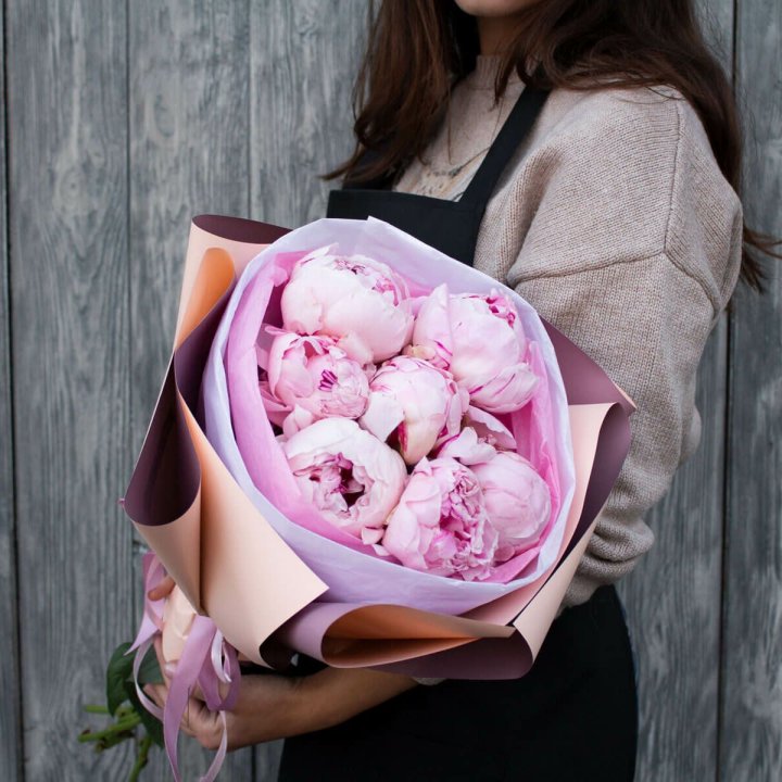 7 зефирных пионов в оформлении в Волжские