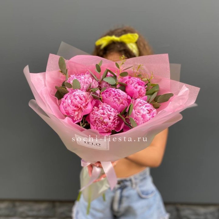 7 ярких пионов в оформлении в Волжские
