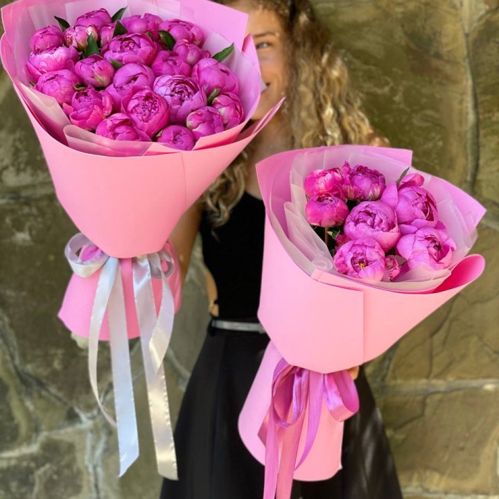 Букет ярких пионов  в Волжские