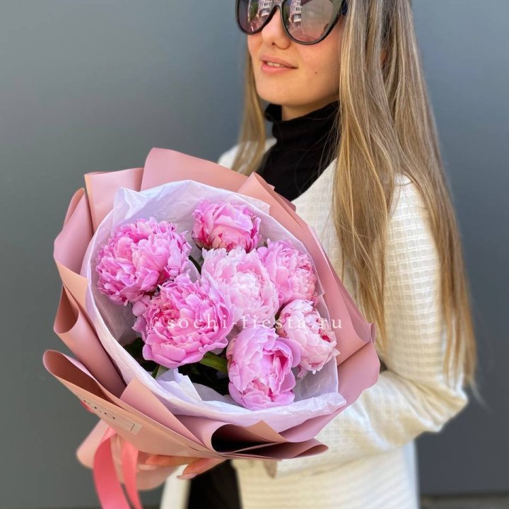 7 пионов в оформлении в Волжские