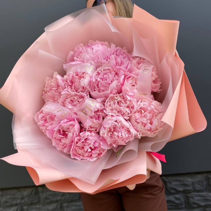 15 пионов "Монинг" в Волжские