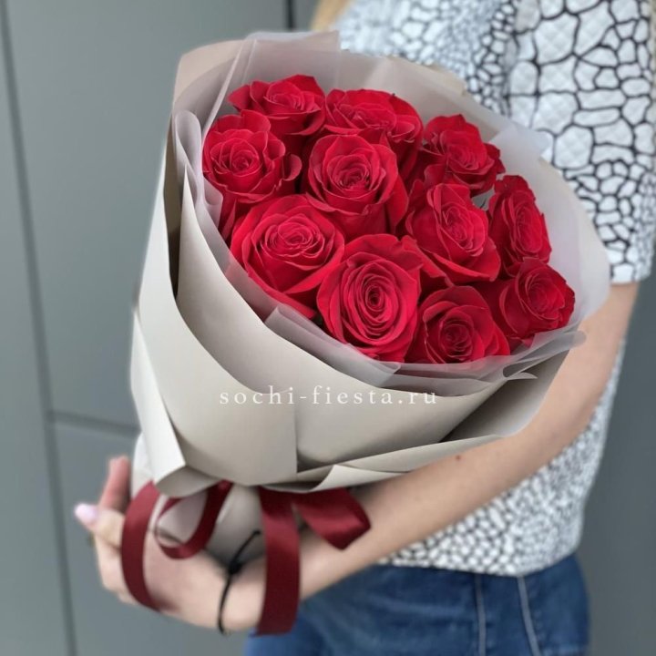 Букет красных роз "Рози" в Волжские