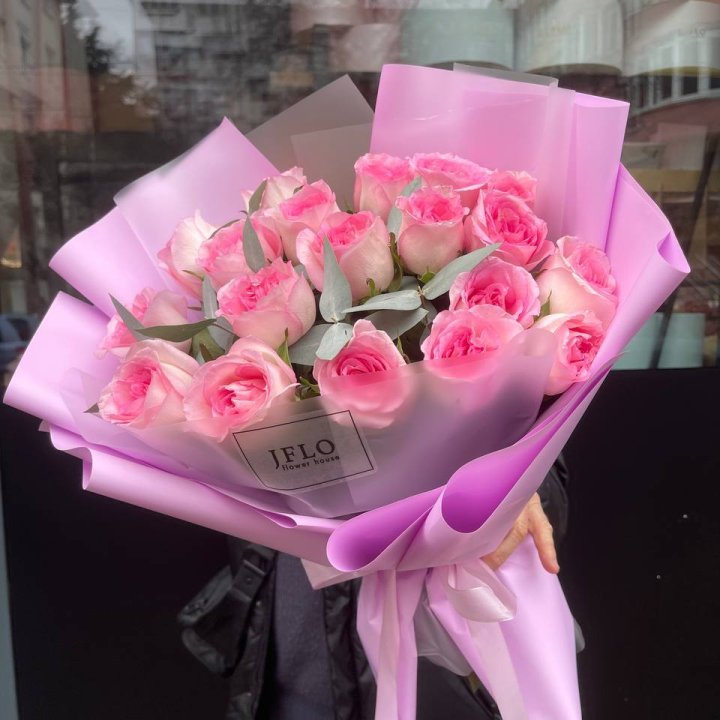  19 розовых роз в Волжские