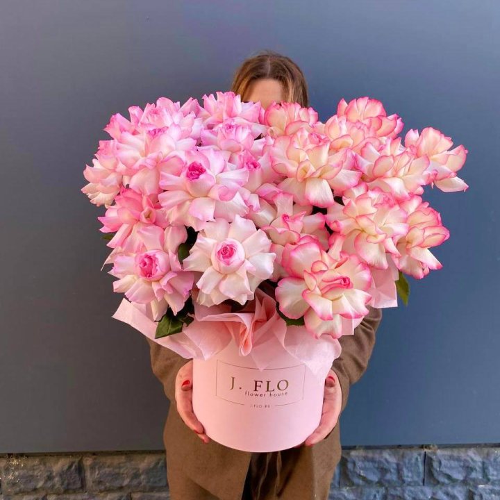 25 Французских роз микс в боксе в Волжские