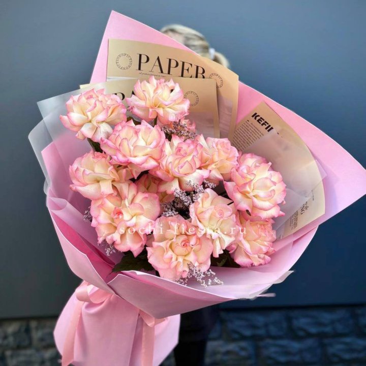 15 французских роз "Джумилия" в Волжские