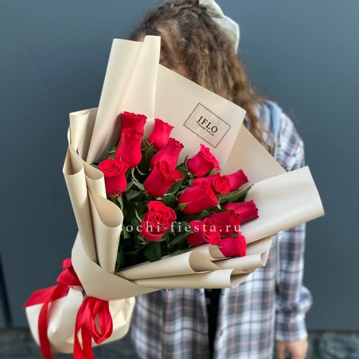 15 красных роз в Волжские