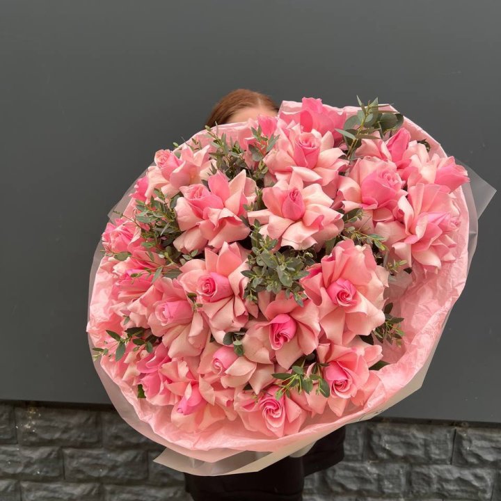  25 розовых французских роз в Волжские