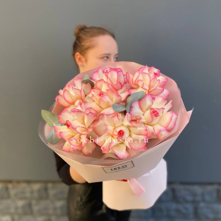 7 французских роз Джумилия в Волжские