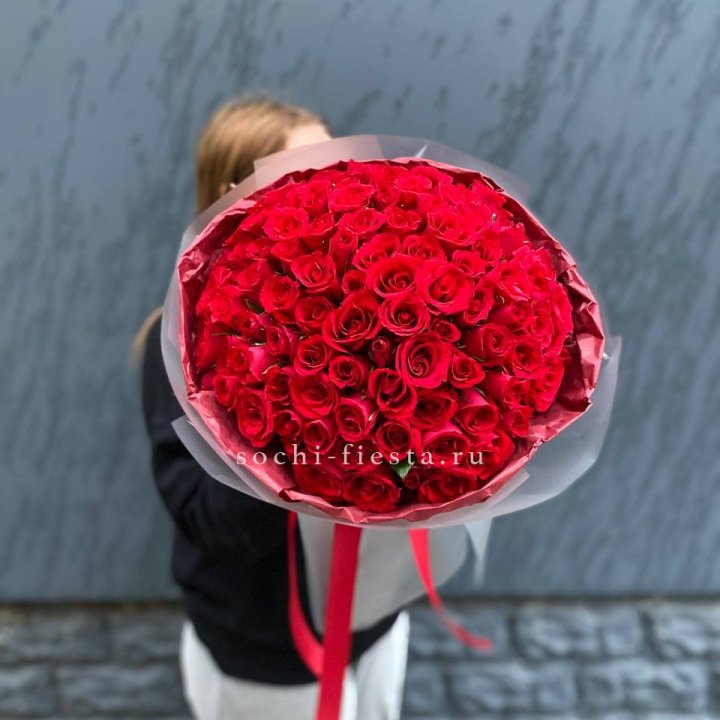 101  красная кенийская роза  в Волжские