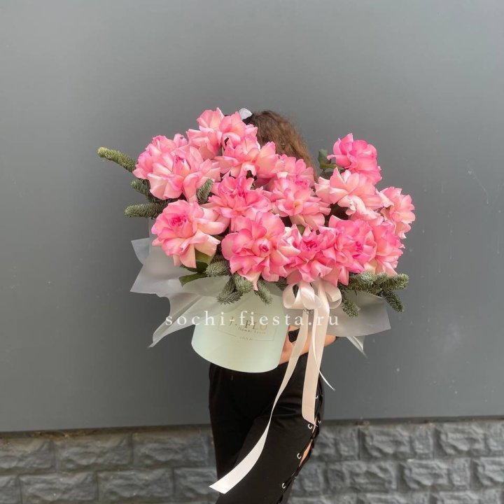 Бокс из 15 французских роз в Волжские