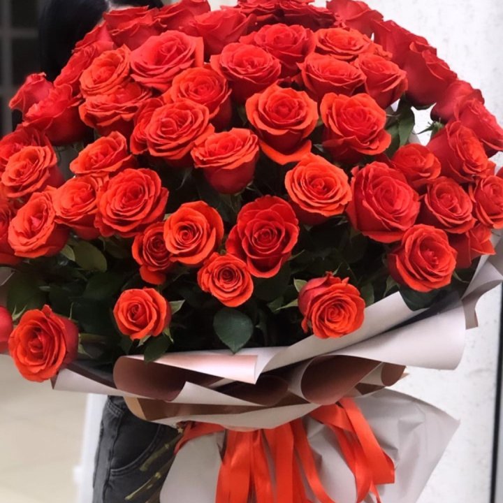 Букет высоких эквадорских роз  в Волжские