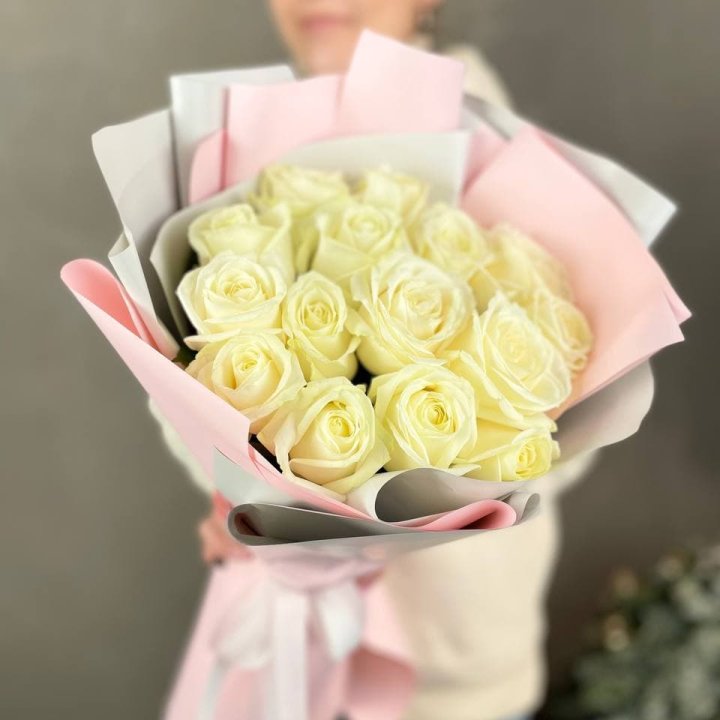 15 белых роз пудра в Волжские