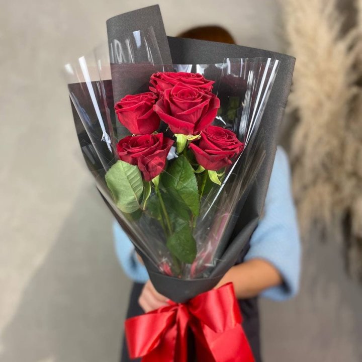 5 роз ред наоми в Волжские