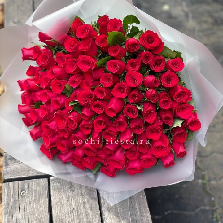 101 красная роза Лолита в Волжские