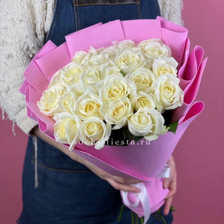 25 белых роз в Волжские