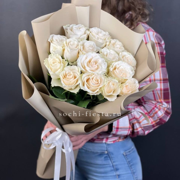 15 белых роз кофе в Волжские