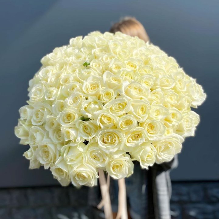Букет  из 101 белой розы  в Волжские