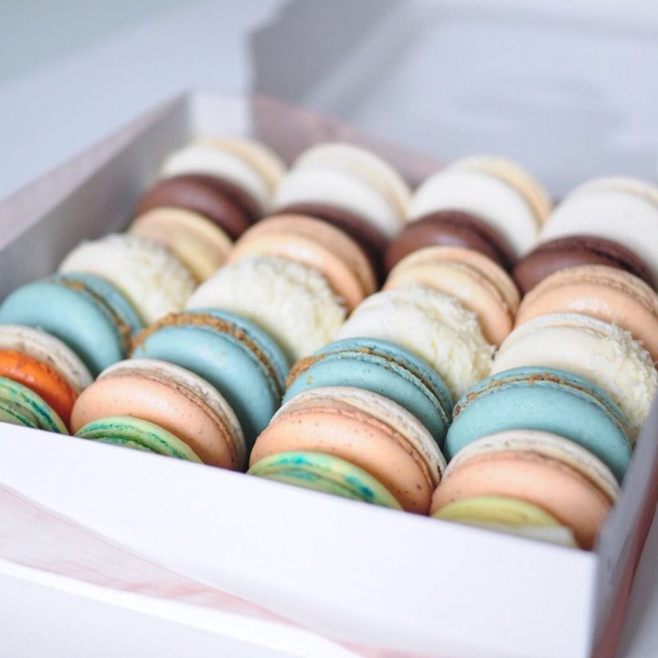 Коробка макаронс 25 шт. в Волжские