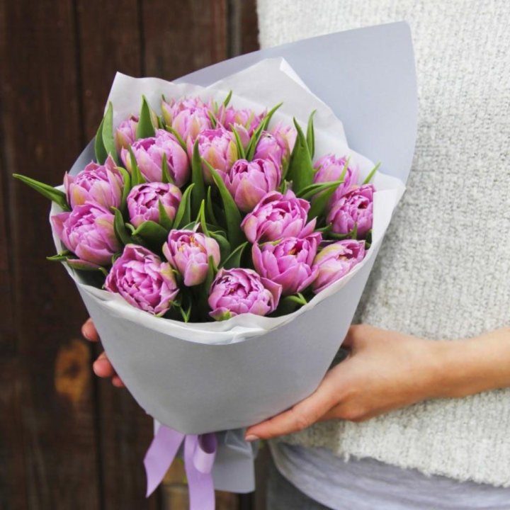 Букет пионовидных тюльпанов в Волжские