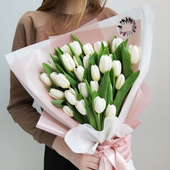 Букет белых тюльпанов "Моника" в Волжские
