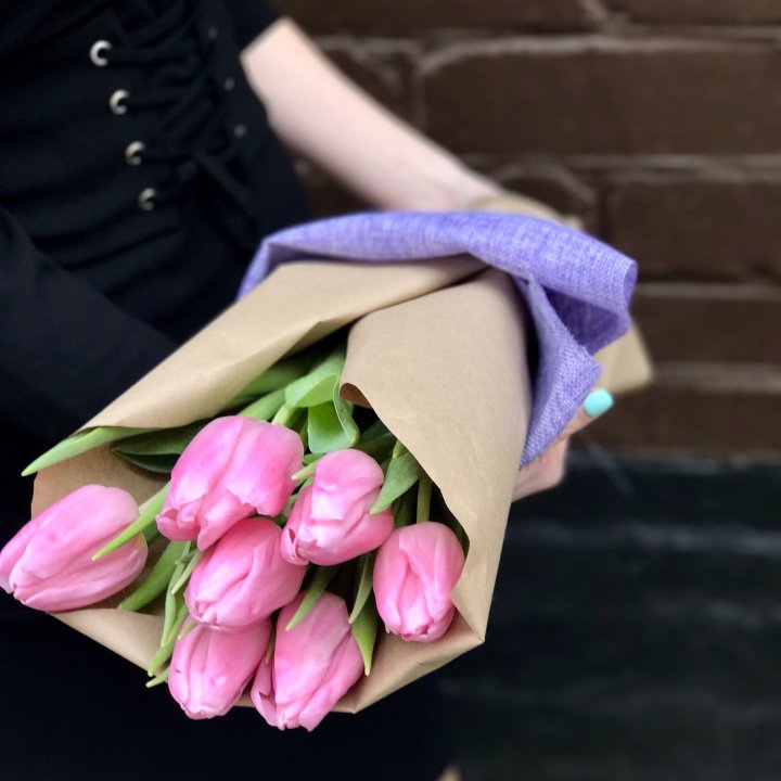Букет розовых тюльпанов в Волжские